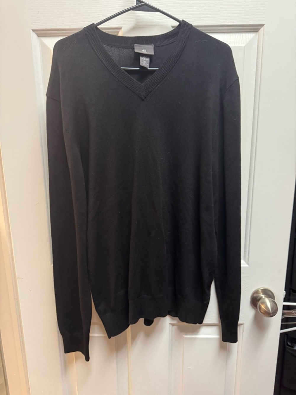 H&M Men's Black V-Neck Pullover Sweater